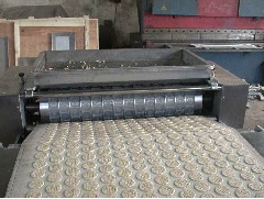 餅干注芯機生產廠家要怎樣不斷完善